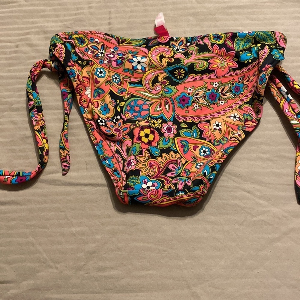 Victoria’s secret’s bikini bottom🏖​​​ - Picture 5 of 7